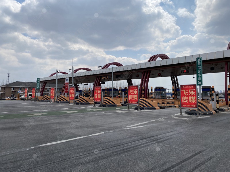 LED廣告機(jī)-戶(hù)外智能廣告機(jī)13.jpg