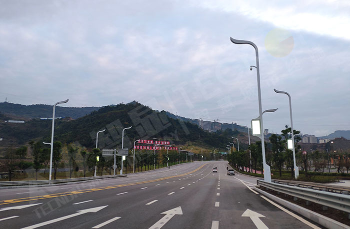 led pole screen